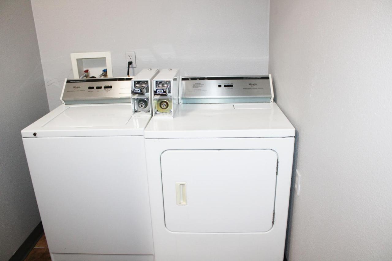 Greenlight Inn & Suites St James Saint James Extérieur photo