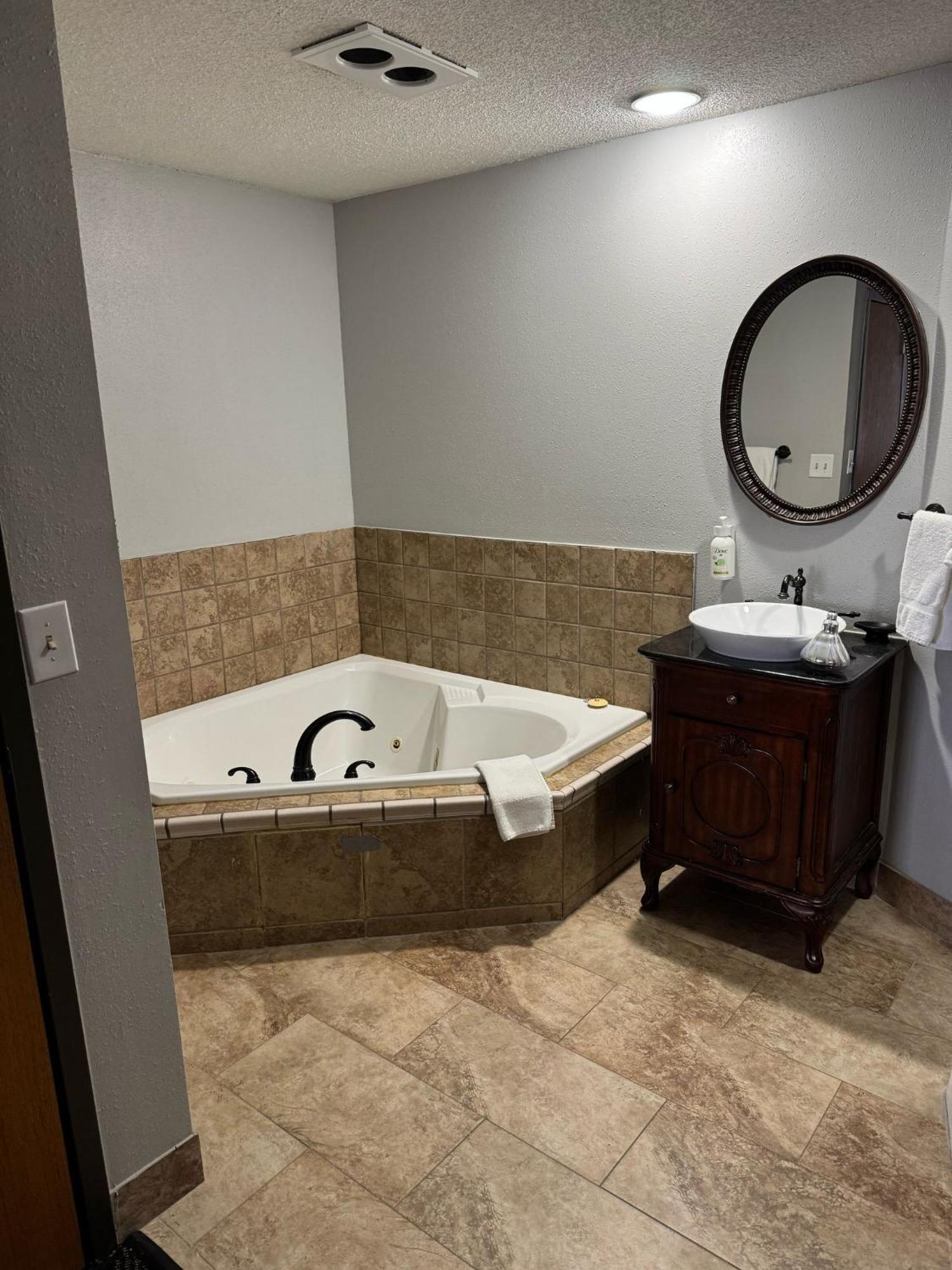 Greenlight Inn & Suites St James Saint James Extérieur photo