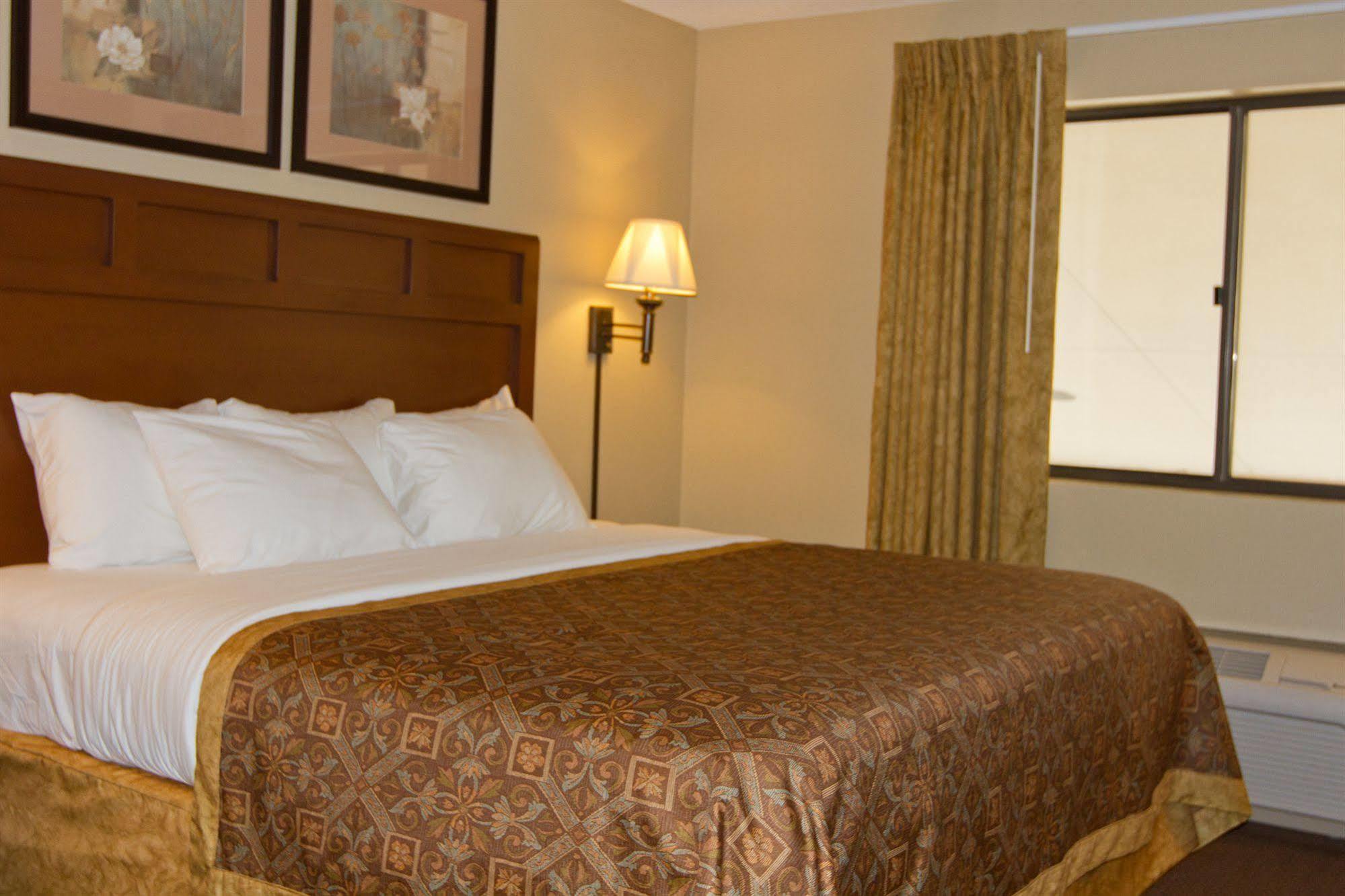 Greenlight Inn & Suites St James Saint James Extérieur photo